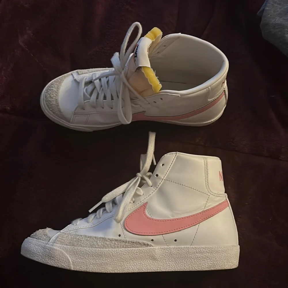 Nike Blazers in pink! - Picture 1 of 4